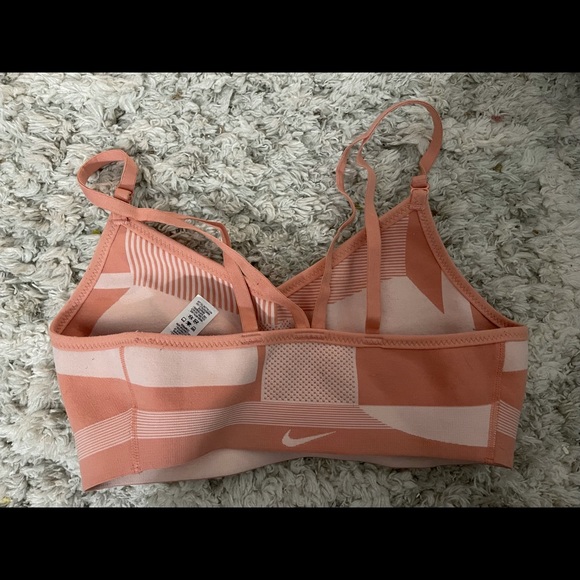 Nike sports bra - Picture 2 of 3